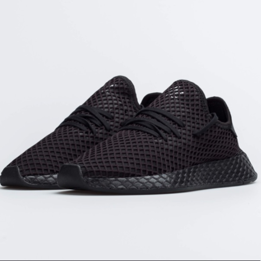 ADIDAS DEERUPT RUNNER | sz 5 1/2